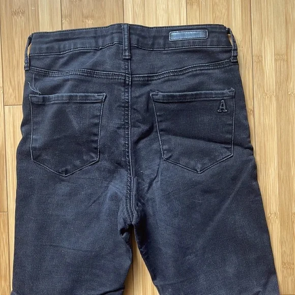 Stretchy black skinny jeans. - Picture 4 of 4